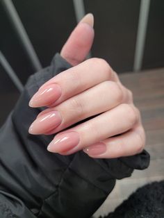 Cleaning Nails, Natural Fake Nails, Graduation Nails, Nail Shimmer, Almond Acrylic Nails, روتين العناية بالبشرة, Neutral Nails