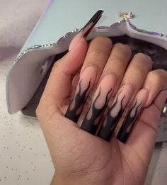 Long Nails Simple Design, Nails Acrylic Gothic, Long Black Acrylic Nails Designs, Long Simple Acrylic Nails, Long Nail Designs Square, Black Acrylic Nails, Anime Nails, Grunge Nails