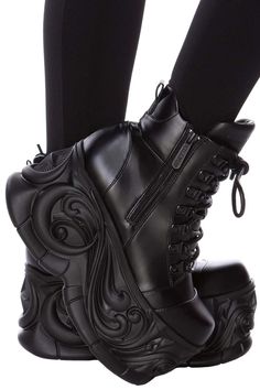 Goth Boots, Gothic Boots, Front Street, Spring Boots, Street Smart, Dark Heart, Dressy Outfits, Boots For Sale, Platform Boots