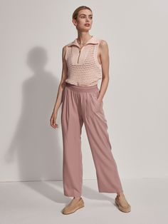 Made from super soft twill, these pants offer luxurious comfort with a relaxed, straight fit and an elastic waistband for easy wear. With a lightweight feel and a lovely drape, they're perfect for warmer days. Versatile Wide Leg Pull-on Pants For Loungewear, Versatile Tapered Leg Loungewear Pants, Chic Rayon Pants For Fall, Comfortable Relaxed Fit Pants For Day Out, Effortless High-waisted Loungewear Pants, Chic Pull-on Style Wide Leg Pants For Loungewear, Chic Wide Leg Loungewear Pants With Pull-on Style, Versatile Stretch Viscose Pants, Comfortable Pull-on Style Workwear Pants