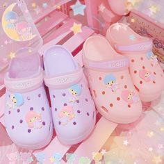 Purple Crocs, Kawaii Shoes, Cute Pastel, Pastel Pink Aesthetic, Beach Slippers, Kawaii Aesthetic, Little Twin Stars, Shoes Slippers