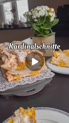 Sabina Frauscher on Instagram: "KARDINALSCHNITTE 🇦🇹 einer der traditionellsten Kuchen und ein absolutes Lieblingsdessert in unserem Land. Ich zeig euch wie sie ganz einfach gelingt 🥰 

Für das Baiser:
6 Eiklar 
Prise Salz
• steif schlagen und dann nach und nach 
250g Zucker
• unterrühren, zum Schluss 
1 EL Stärke &
1 Prise Backpulver 
• untersieben, nochmal gut verrühren!

Für das Biskuit: 
3 Eier
3 Dotter 
140g Zucker 
• schaumig rühren, sodass eine schöne Creme entsteht anschließend 
140g Mehl
1 TL Backpulver 
• mit einem Teigspattel vorsichtig unterheben und gut verrühren 

Backblech mit Backpapier auslegen und Mit einem Löffel die Baiser Reihen wie im Video machen. anschließend die Zwischenräume mit Biskuit füllen. ❗️Wichtig: außen müssen immer die Baiserreihen sein, den der Biskuit