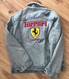 Design Racing, Levis Jean, Ferrari Jacket, Levis Jean Jacket, Levis Vintage, Racing Jacket, Looks Black, Sherpa Jacket, Casual Style Outfits