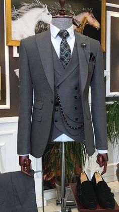 Collection: Autumn – Winter 2021/22  Product: Slim-Fit 3 Piece Suit  Color Code: Gray  Size: EU46/US36 S | EU48/US38 S | EU50/US40 S | EU52/US42 S | EU54/US44 S | EU56/US46 S  Suit Material: 49% polyester, 49% Viscose, 2% Elestan  Drop: 6  Cutting: Italian  Button: One Button  Vents: Double Vent  Machine Washable: No  Fitting: Slim-fit  Package Include: Jacket, Vest and Pants Three Piece Suit Mens Wedding, Wedding Suits Men Grey, 3 Piece Suit Men, Grey 3 Piece Suit, Peak Lapel Suit, 3 Piece Suit Wedding, Coat Ideas, Party Wear Suits