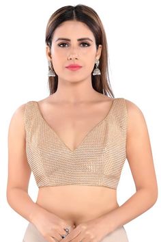 Product Features: Blouse Color: COPPER Blouse Fabric: Polyester Blouse Work: Solid Blouse Closure: Back Open Blouse Type: Padded Blouse Sleeves Type: Sleeveless Blouse Neck Type: V-Neck Product type: Saree Blouse Occasion: Partywear Disclaimer: There will be slight difference in digital to actual image Sleeveless Blouse Saree, Shimmer Blouse, Saree Blouses Online, Open Blouse, Western Skirts, Shimmer Fabric, Padded Blouse, Color Blouse, Red Carpet Look