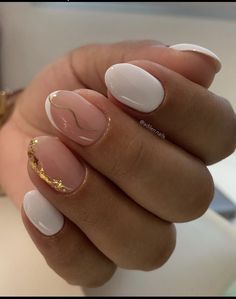 White Nails With Gold Accent, Coral Nails With Design, Her Nails, Nail Candy, Short Acrylic Nails Designs, Oval Nails