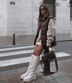 New York Outfits, Winter Fashion Outfits Casual, Cold Outfits, Neue Outfits, Paris Outfits, Looks Street Style, Fall Fits, White Boots