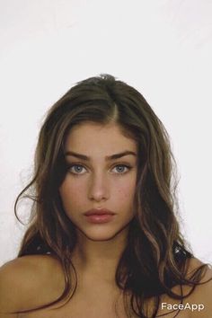 Brunette Blue Eyes, Flot Makeup, Long Brown Hair, Half Up Half Down, Pretty Makeup, Half Up