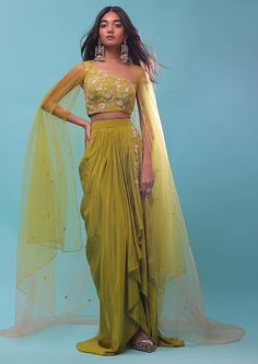 Drape Skirt And Crop Top, Haldi Outfits Dhoti Style, Green Dhoti Dress, Designer Skirts Indian Crop Tops, Skirt Crop Top Outfit Indian, Plazo Crop Top Indian Wedding, Dhoti Skirt With Crop Top, Dhoti Crop Top, Dhoti And Crop Top