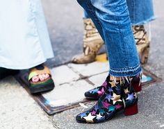 Star-print Tommy Hilfiger boots are worn with distressed hem jeans Tommy Hilfiger Boots, Walking In High Heels, Upcycle Clothes Diy, Star Boots, Edgy Chic, Boot Print, Hippie Style, Upcycle Clothes, Look Chic