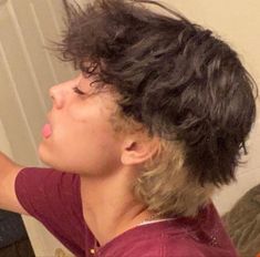 Mullet Hair Dye Ideas Men, Hair 360 Men, Under Bleach Hair Short, Underdye Hair Men, Bleached Mullet Men, Man With Bangs, Dyed Mullet Men, Blonde Underdye, Mullets For Men