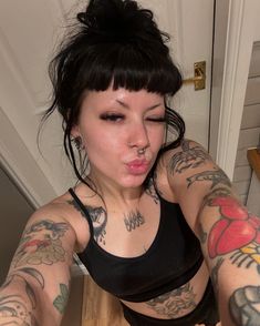 piccys of the last week <3 busy week and very ready for my holiday :-) • @staycoldapparel code kyra10 Alt Hair, Tattooed Girls, Alt Makeup, Alternative Style, Fringe Hairstyles, Long Black Hair, Long Black, Girly Girl, Alternative Fashion