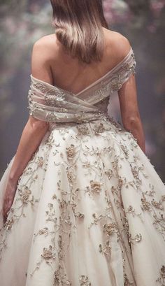 Sebastian Disney, Beautiful Ball, Paolo Sebastian, God's Promise, Amazing Dresses, Dress Colors, Multicultural Wedding, Kampot, 파티 드레스