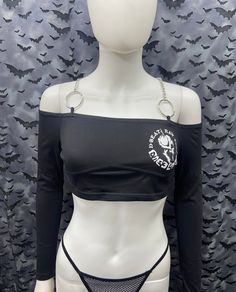 This is a woman's Disclose long sleeved chain straps off shoulder ultra cropped black top. This has a Disclose image screen printed on the front. 95% Cotton/ 5% spandex These tops run small!! These are handmade screenprinted and slightly vary from the photo. Please feel free to email me any questions. Thanks for looking. The seller is not responsible for any lost or stolen packages. Alternative Style Halloween Party Crop Top, Alternative Halloween Party Crop Top, Gothic Long Sleeve Crop Top For Night Out, Black Punk Crop Top For Halloween, Punk Style Cropped Tops For Club, Punk Style Cropped Top For Night Out, Punk Style Cropped Crop Top For Night Out, Halloween Punk Black Crop Top, Gothic Cropped Top For Party