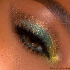 Bronze it up with this rich antique bronze hue 💝 Melt Cosmetics Beetlejuice, Birthday Makeup Colorful, Creative Green Eye Makeup, Blue Wedding Makeup For Brown Eyes, Peacock Makeup Look, Makeup For Round Eyes Eyeshadows, Colourpop Fresh Greens, Large Eye Makeup, Fun Colorful Eye Makeup