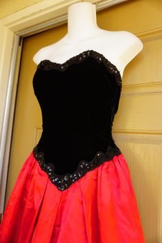 "Gunne sax 1980s party dress. Labeled size 6 -please see measurements, Boned velvety bodice. Zips in the back. Good vintage condition. Measurements taken across front lying flat 16\" across front armpit to armpit 13\" across front of waist 40\" length armpit to bottom" Strapless Corset Dress For Formal Parties, Strapless Overbust Dress With Lined Bodice For Party, Lined Corset Dress With Fitted Bodice For Party, Vintage Overbust Dress For Party, Fitted Strapless Dress For Costume Party, Strapless Dress With Corset Back For Costume Party, Red Fitted Bodice Corset For Party, Strapless Corset Dress For Costume Party, Strapless Fitted Corset Dress For Costumes