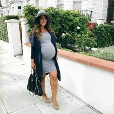 ✨∂αιитуѕнєιѕ Mimi Ikonn, Prego Outfits, Baby Bump Style, Preggo Fashion, Pregnancy Looks, Bump Style, Stylish Maternity, Pregnant Mom, Pregnant Woman