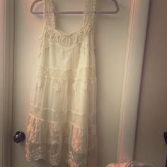 Cream Floral Dress With Sheer Overlay. Perfect For Summer. Very Romantic. Tags Still Attached! Never Worn! Size Small Forever 21 But Fits More Like A Medium Forever 21 Feminine Sleeveless Dress, Feminine Sleeveless Dresses From Forever 21, Feminine Sleeveless Dresses By Forever 21, Forever 21 Flowy Bohemian Dress, Forever 21 Bohemian Flowy Dress, Forever 21 Bohemian Dress For Vacation, Bohemian Vacation Dress By Forever 21, Bohemian Vacation Dress From Forever 21, Bohemian Style Forever 21 Dress For Vacation