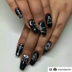 Witch Nails, Witchy Nails, Black Acrylic Nails, Gothic Nails, Black Nail Art, Goth Nails, White Nail Art, Black Nail Designs, Instagram Nails