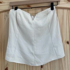 Nwot Intimately Free People Cream Strapless Top. It Has Holes For Straps But Didn’t Come With Any. I Have Never Worn It Before. No Stains Or Picks. It Has A Built In Bandeau And A Little V Triangle In The Front. Size Small Chic White Tube Top For Date Night, White Tube Top For Day Out, White Bandeau Tube Top For Brunch, Cream White, Free People Tops, Strapless Top, Built In, Free People, Womens Tops