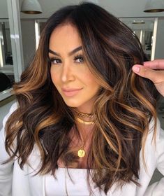 Spring Hair Color Trends 2024 Brunette, Brunette Blonde, Money Piece, Vlasové Trendy