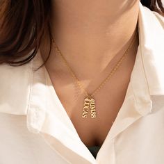 Uplift your jewelry collection with our elegant Vertical Personalized Name Necklace. Perfect for the fashion-savvy, its customized engraving and 18k Gold composition fuse timeless charm with lasting quality. Materials & Finish: * High-Quality Stainless Steel * 18k Gold, Silver Our Products are different from regular gold plating because it is a THICK layer of 18k solid gold on stainless steel, making it more durable. It offers the appearance and quality of gold jewelry at a more affordable cost. Elegant Nameplate Necklace With Charms, Elegant Nameplate Box Chain Jewelry, Name Necklace Gold, Simple Gift Wrapping, Nameplate Necklace, Sugar Land, Custom Name Necklace, Simple Gifts, Name Necklaces