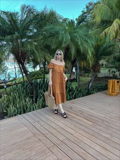 Wear it on or off the shoulder this relaxed-fit maxi dress makes for a perfectly effortless and laid-back look. Fitted Maxi Dress, Stretch Top, On Or Off, West Coast, Dress Making, Off The Shoulder, Wear It