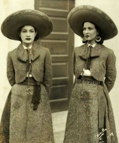 Historical Mexican Fashion, Latin Cowboy, Miku Binder, Latina Art, Mexican Pride, Retro Cowgirl, Chicano Style