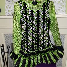 Selling My First Solo Dress. - Siopa Rince Is The Designer - Measurements Are In The Last Pictures - Make Offers! Irish Dance Solo Dress, Solo Dress, Irish Dance, Colorful Dresses, Womens Sizes, Womens Dresses, Dresses, Women Shopping, Black