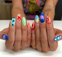 #summernails #nailsofinstagram not my photo Neon Funky Nails, Crazy Summer Nails Designs, Cool Funky Nails, Clutter Nails, Summer Funky Nails, Summer Nails Abstract, Funky Summer Nails, Multicoloured Nails