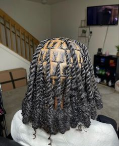 Viscose Shirts, Short Box Braids Hairstyles, Protective Hair, Knitted Shirt, Braided Cornrow Hairstyles