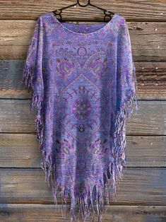 Women's Vintage Floral Totem Print Punk Hippie Batwing Tussle Fringes Poncho T-Shirt Summer Hippie Poncho With Tassels, Hippie Poncho With Tassels One Size, Hippie Long Sleeve Poncho For Festival, Hippie Tassel Poncho One Size, Hippie Style Poncho For Festivals, One Size, Boho Chic Style Outfits, Fringed Poncho, Boho Chic Outfits, Ethnic Patterns