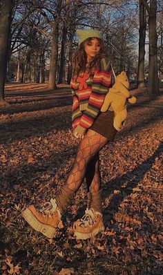 Color Grunge Outfits, Y2k Indie Grunge Outfits, Comfortable Outfit Aesthetic, How To Style Orange Skirt, 2020 Indie Outfits, Outfit For The Park, Thanksgiving Fits Aesthetic, Outfit Pic Poses, Trippy Clothes Aesthetic