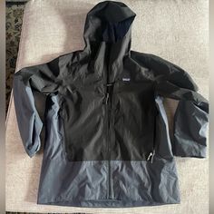 Patagonia Lined Windbreaker Patagonia Jacket, Wind Breaker, Patagonia Jackets, Patagonia, Black Gray, Black And Grey, Mens Jackets, Jackets & Coats, Man Shop