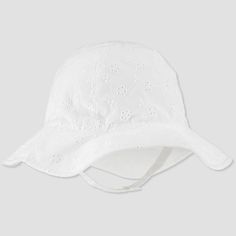 Chill day at the pool or the park? Baby girl is ready in this adorable bucket hat. This eyelet hat from Carter’s Just One You makes the perfect accessory for baby girl’s first summer. No need to worry about the sun with the brim protecting her from the rays. Easy for you and comfy for her. Baby Pumpkin Hat, Baby Hat Sizes, Style Bucket Hat, White Bucket Hat, Toddler Beach, Kids Sun Hat, Floppy Beach Hat, Baby Sun Hat