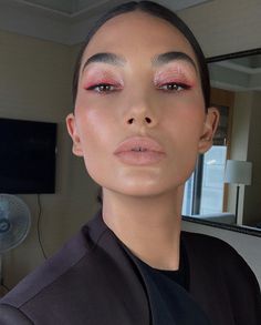 Pink Eyeliner, Pink Eyeshadow Look, Party Make-up, Beauty Make-up, Lily Aldridge, Pink Eyeshadow, Pink Eyes