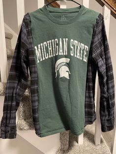 Unique, hand crafted, upcycled flannel t-shirts to help you support your local favorite sports team/school in style! ♥ Size: Adult Small ♥ Second-hand materials have been utilized and upcycled for the creation of this product. ♥ Due to the nature of our products they may have small imperfections, however, we ensure that the product is ready to be worn and has a unique, one-of-a-kind character. ♥ Sizing is based on the size of the t-shirt, if you would like an oversized look consider what will allow that for your specific body type ♥ CoziCustoms is not affiliated, sponsored, endorsed, and/or licensed by the NFL, MLB, NHL, NBA, NCAA, or any college and/or professional sports team/league. Collegiate Cotton Shirt For College, Sporty Cotton Shirt For Game Day, Upcycled Flannel Shirts, Upcycling Clothing, Upcycled Flannel, College Shirt, College Apparel, College Shirts, Flannel Shirts