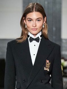 Grace Elizabeth Ralph Lauren, Luxury Fashion Outfits, Women Wearing Ties, Grace Elizabeth, Woman Suit Fashion, Blazer Outfits, Photoshoot Inspiration, Suit Fashion, Work Attire