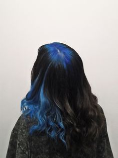 Dark Blue Roots Black Hair, Blue Ghost Roots Black Hair, Blue To Black Hair, Blue Roots Hair, Black Hair With Blue Roots, Black Roots Blue Hair, Purple Ghost Roots, Blue Hair With Dark Roots, Blue Ghost Roots