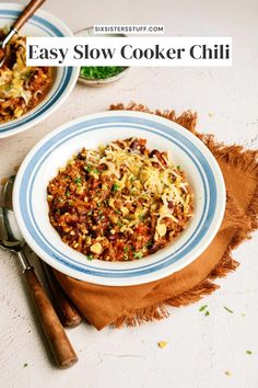 an easy slow cooker chili recipe in a bowl