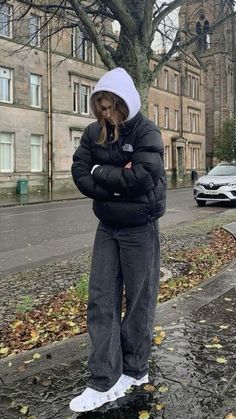 Black Puffer Outfit, The North Face Outfit, Puffer Jacket Outfit Women, North Face Puffer Jacket Outfit, Puffer Jacket Outfits, Cold Day Outfits, Doudoune The North Face