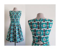 "Green Floral Print Dress - Fabric : cotton linen  - Button on the back - Invisible nylon zipper on the back - Boat neckline - Sleeveless - Pleated skirt - Lined - Ready to ship in 1-3 business days Measurements : Bust : 34\" Waist : 27\" Hips : 46\" Total length : 34\" Shoulder to waist : 14\" For countries not on the shipping list, you can inquire about shipping costs. Please read the policies tab before purchasing. We can't have a mannequin for clothes of all sizes. If you have questions abou Pleated Dress Casual, Button Back Dress, Green Floral Print Dress, Women Cotton Dress, Linen Dress Women, Boat Neck Dress, Dress Pleated, Cotton Linen Dresses, Linen Mini Dress