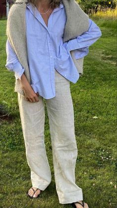 Copenhagen Style Linen Pants, Casual Elevated Style, Lesuire Wear Women, East Coast Style Summer, Copenhagen Style Summer Outfits, All Linen Outfit, Coastal Chic Style Clothes, Winter Costal Grandmother, Effortless Beach Outfits