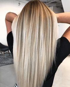 Hot Shot Warm Balayage Finalists 2019 - Behindthechair.com | Dyed blonde hair, Blonde hair with highlights, Blonde hair shades Curly Bob Wig, Warm Balayage, Summer Blonde Hair, Blonde Wigs, Wig Lace Front, Frontal Hairstyles