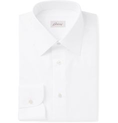 Ever since it set up shop in Rome in 1945, Brioni has been an authority on impeccable tailoring. Cut for a slim fit, this white shirt has been expertly made at the label's Italian atelier from crisp cotton-poplin and is topped with a starched classic collar. Wear it everywhere from the office to formal events. Shown here with Brioni jacket, TOM FORD shoes, TOM FORD tie, Turnbull & Asser pocket square. Brioni Men, Shirts For Men Designer, Tom Ford Shoes, Solid Dress Shirt, Tuxedo Shirts, Men Formal, Crisp White Shirt, Cotton Poplin Shirt, Formal Shirts For Men