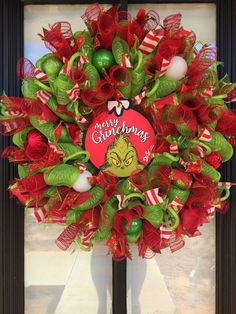 Grinch Theme Wreath, Diy Grinch Wreaths For Front Door, The Grinch Christmas Wreath, Christmas Wreaths Grinch, Grinch Balls, Wreath Themes, Grinch Wreath Ideas