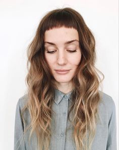 Edgy Bangs, Micro Bangs, Bangs Styles, Boho Waves, Tight Curls, Slicked Back Hair, How To Style Bangs, Curly Hair With Bangs, Chic Hairstyles