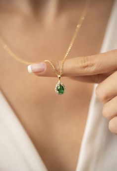 18kt gold fill dainty chain 16" + 2" extender. Emerald and CZ drop charm. Hypoallergenic Non tarnish Waterproof Easy clasp Exquisite style for everyday wear! Inexpensive Jewelry, Emerald Pendant, Classy Jewelry, Elegant Necklace, Emerald Stone, Emerald Jewelry, Elegant Necklaces, Girly Jewelry, Dream Jewelry