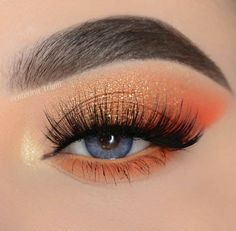 Peach Glam Makeup, Peach Coral Makeup Look, Orange Hoco Makeup, Thanksgiving Makeup Ideas Simple, Coral Eye Makeup, Peach Makeup Look, Orange Eyeshadow Looks, Ideas Maquillaje