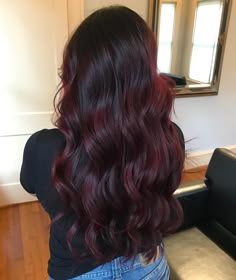 Shades Of Burgundy Hair, Red Hair Inspo, Fall Hairstyles, Dark Red Hair, Shades Of Burgundy, Burgundy Hair, Red Hair Color